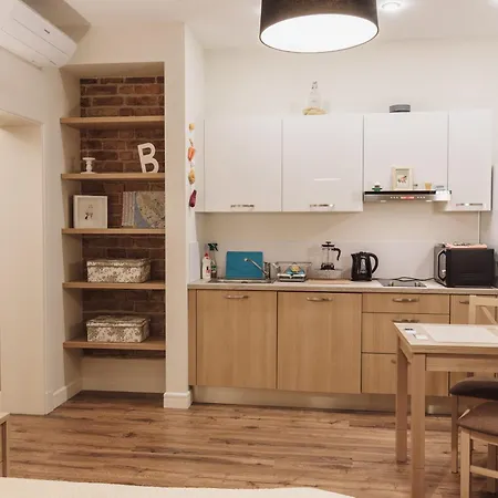 New In The Heart Of 2 דירה